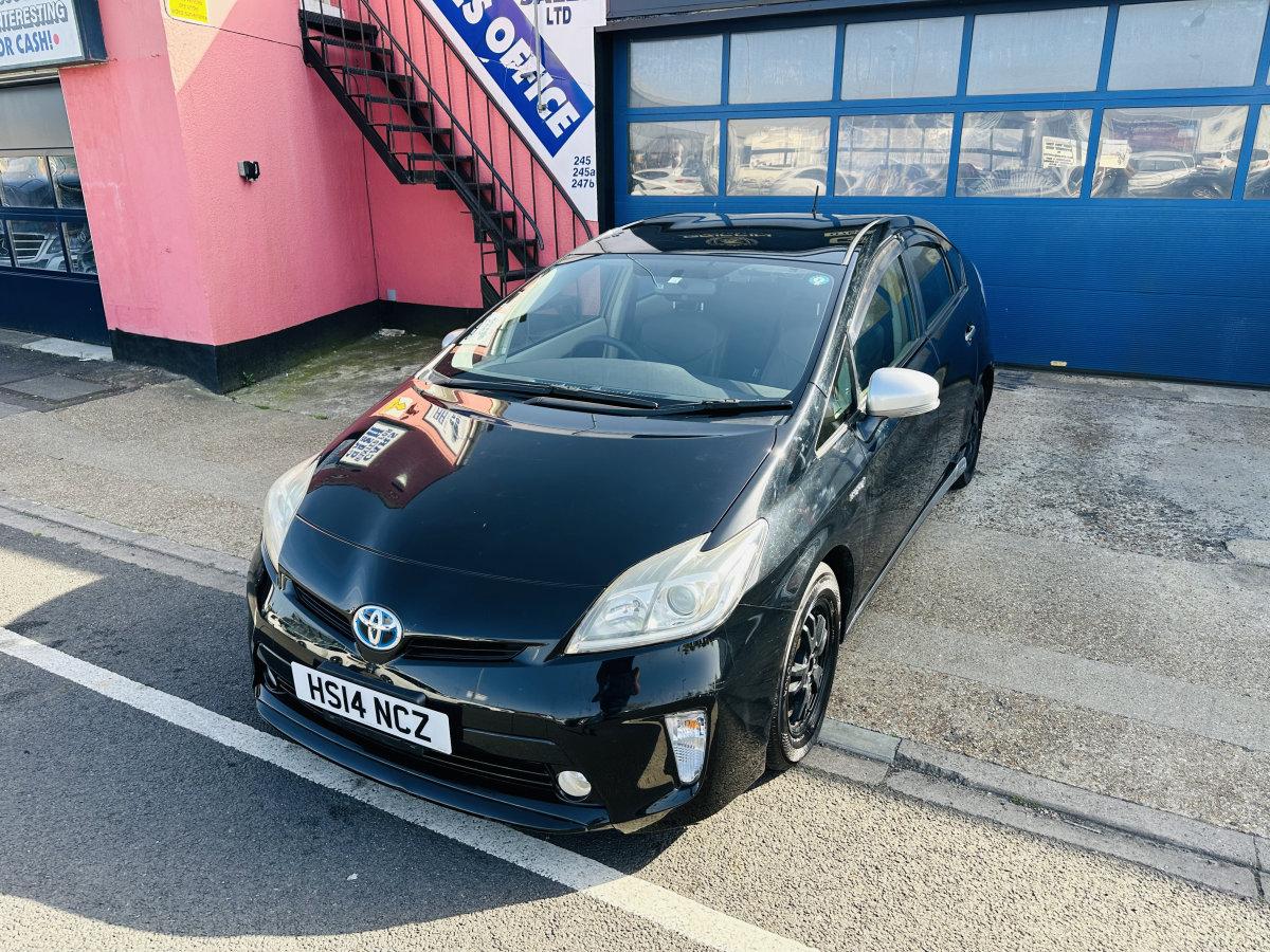 TOYOTA PRIUS 1.8 HYBRID AUTOMATIC - Image 3