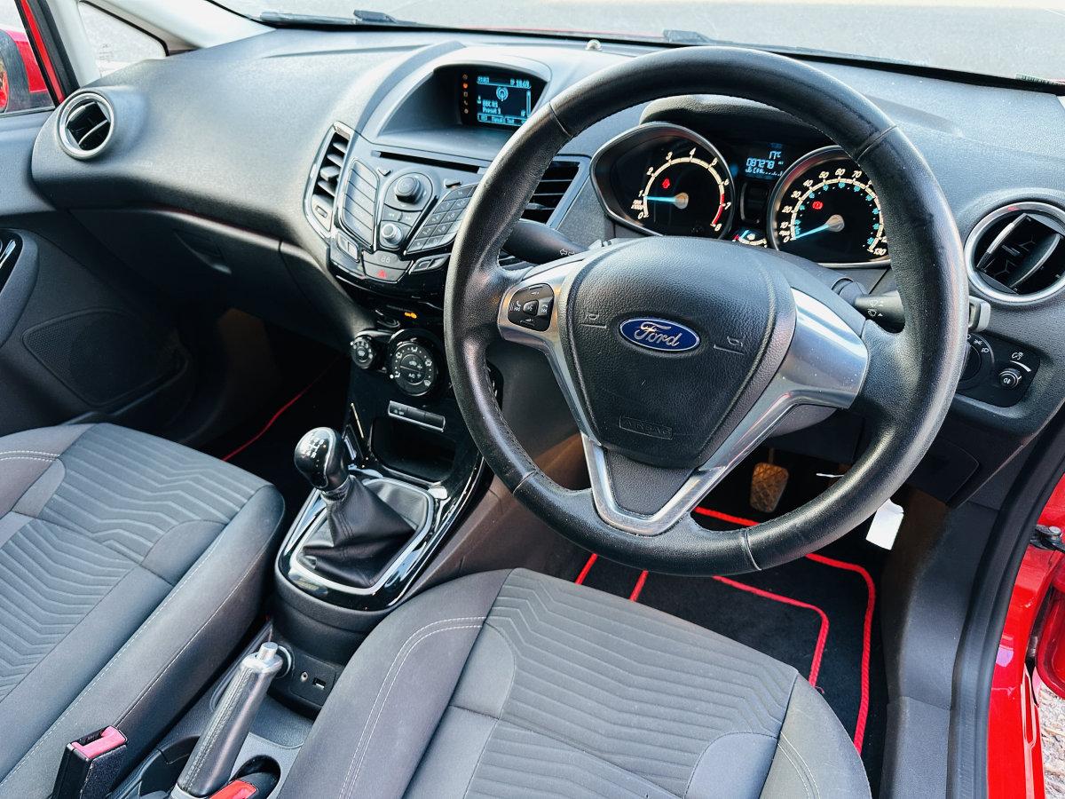 2014 FORD FIESTA ZETEC 1.0 ECOBOOST - Image 15