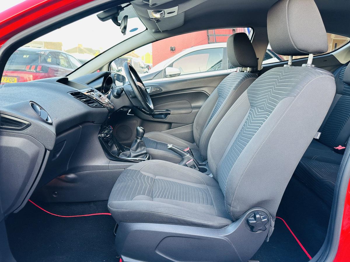 2014 FORD FIESTA ZETEC 1.0 ECOBOOST - Image 16