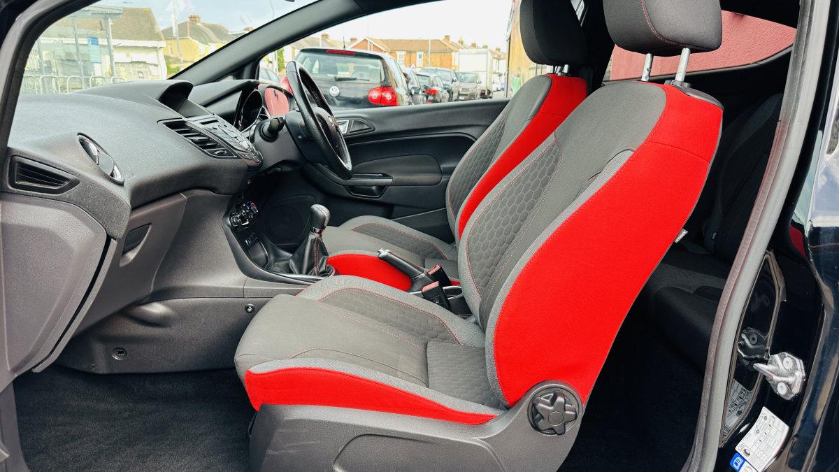 2016 FORD FIESTA ST LINE 1.0 ECOBOOST BLACK EDITION - Image 24