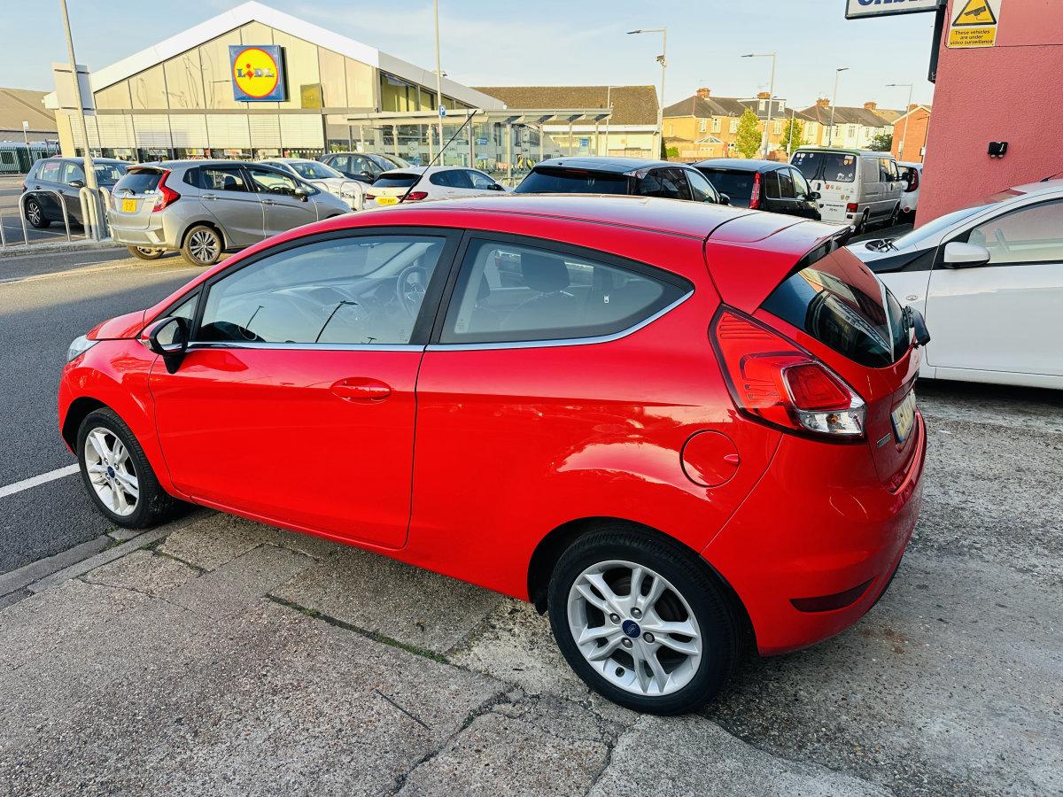 2014 FORD FIESTA ZETEC 1.0 ECOBOOST - Image 11