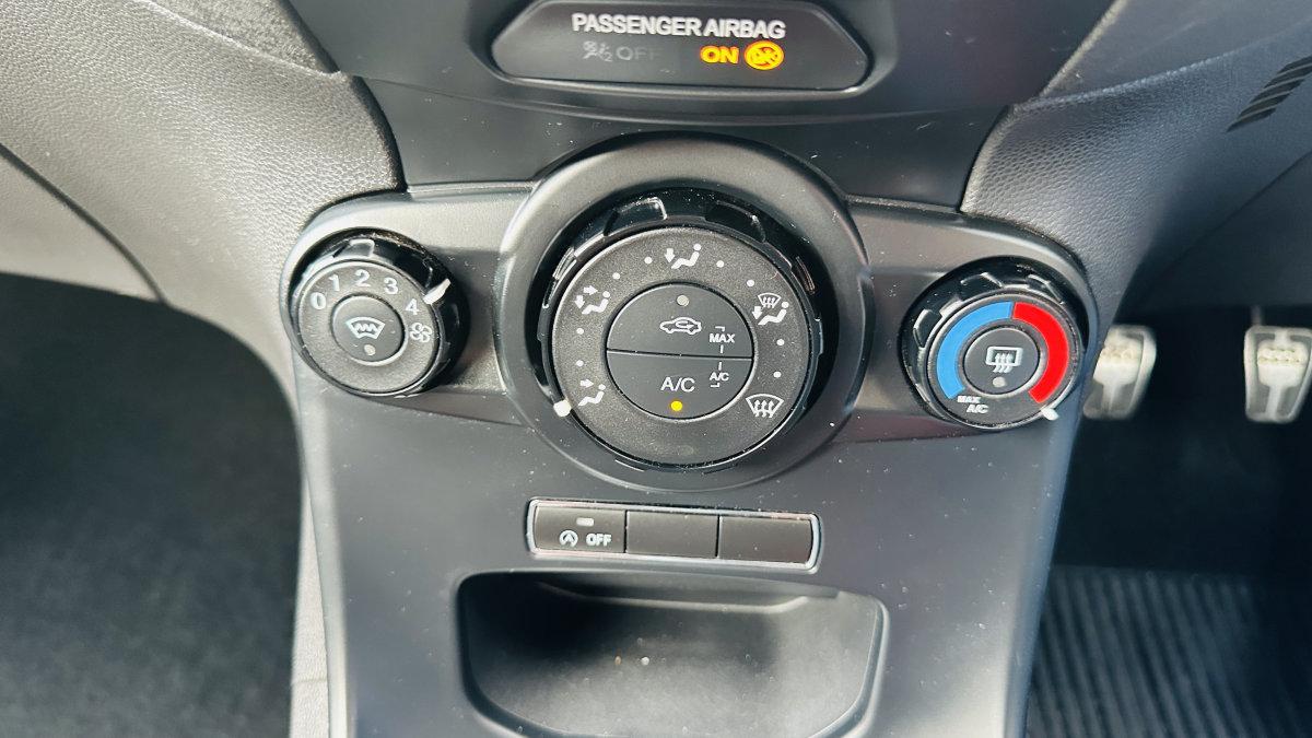 2016 FORD FIESTA ST LINE 1.0 ECOBOOST BLACK EDITION - Image 32