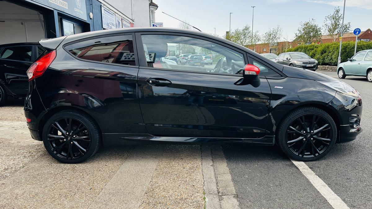 2016 FORD FIESTA ST LINE 1.0 ECOBOOST BLACK EDITION - Image 6