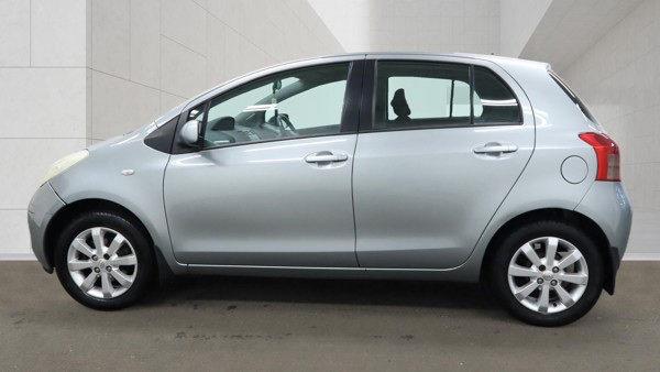 2007 TOYOTA YARIS ZINC 1.3 VVT-i MANUAL - Image 2