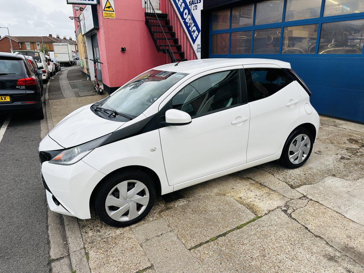 2015 TOYOTA AYGO 1.0 VVT-i X-Play - Image 5