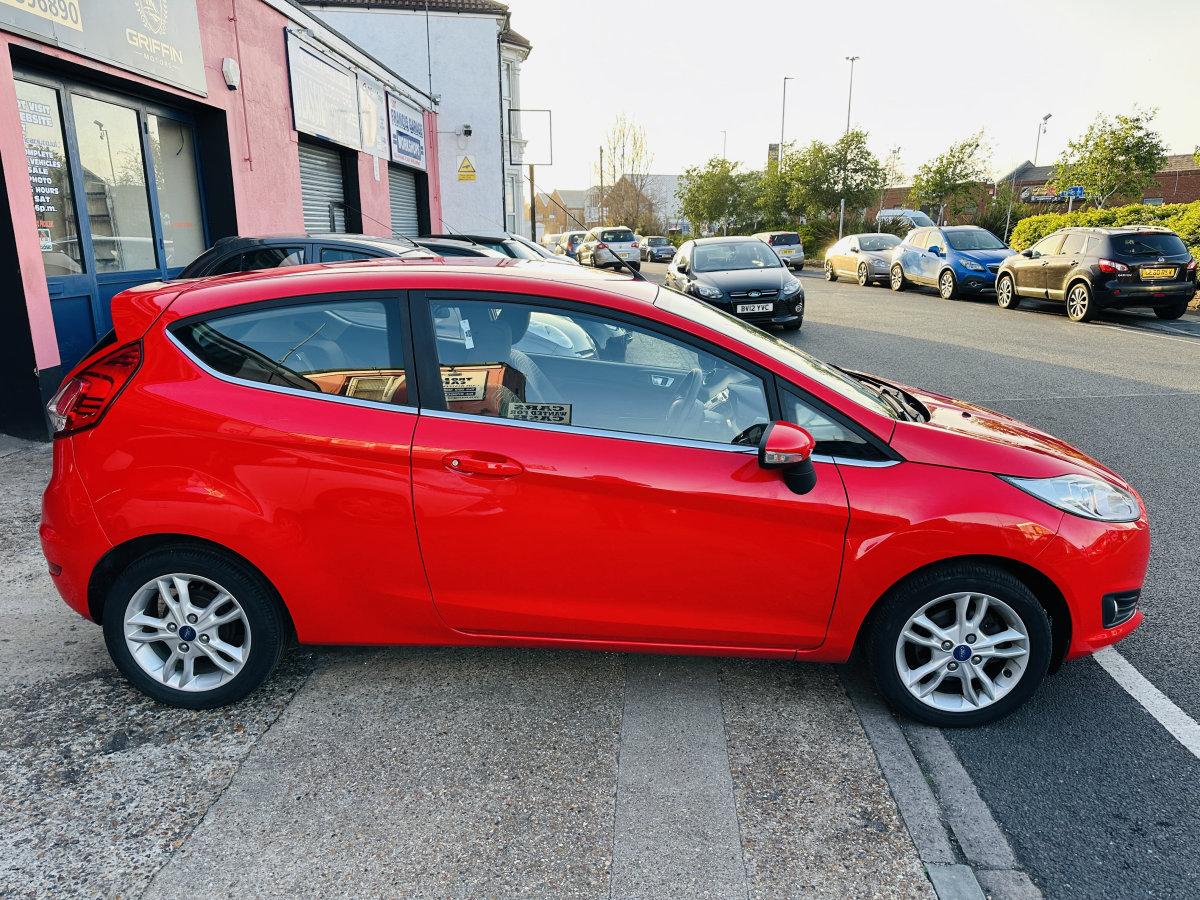 2014 FORD FIESTA ZETEC 1.0 ECOBOOST - Image 6