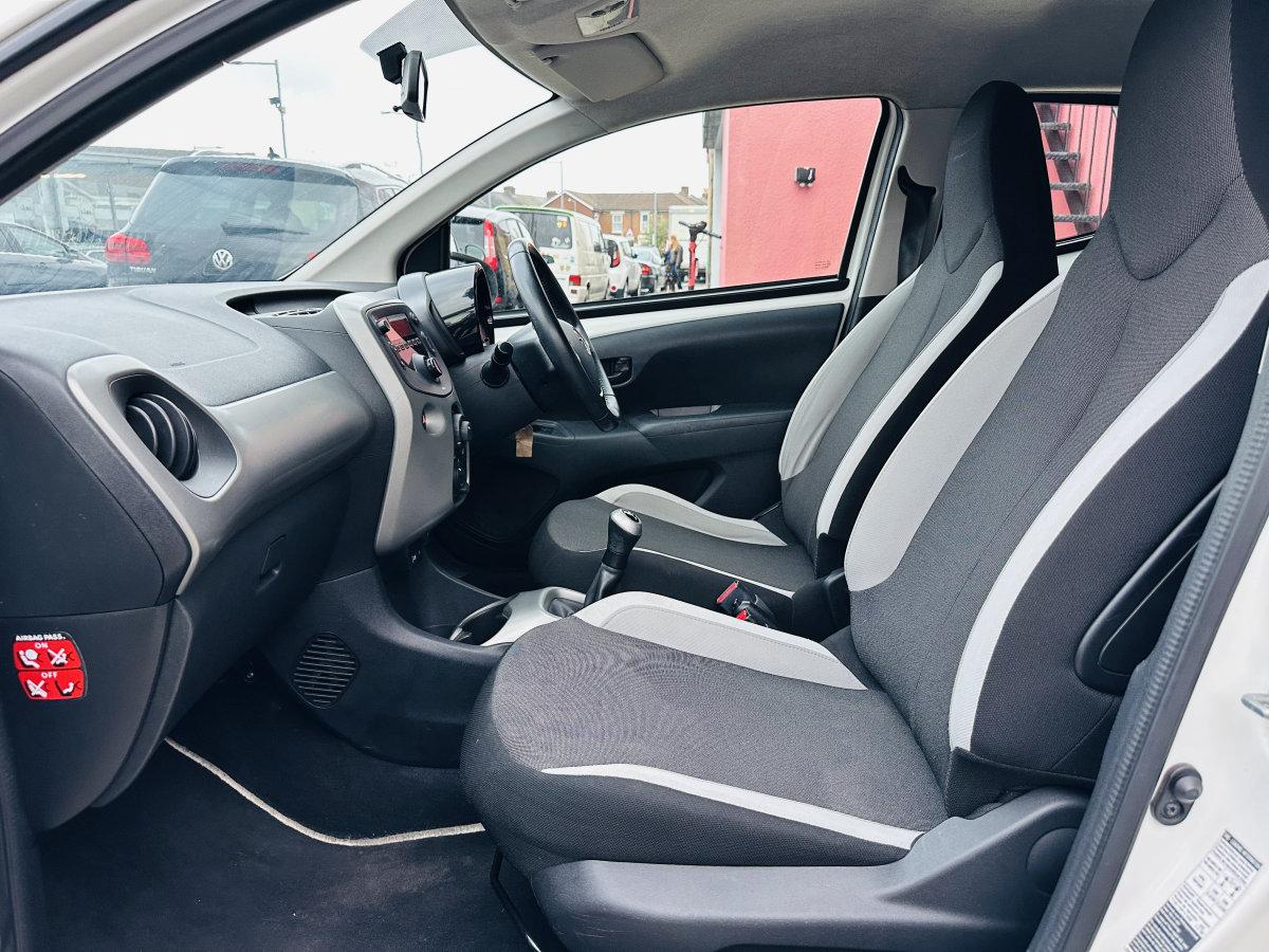 2015 TOYOTA AYGO 1.0 VVT-i X-Play - Image 16