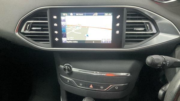 2016 PEUGEOT 308 1.2 AUTOMATIC PureTech - Image 13