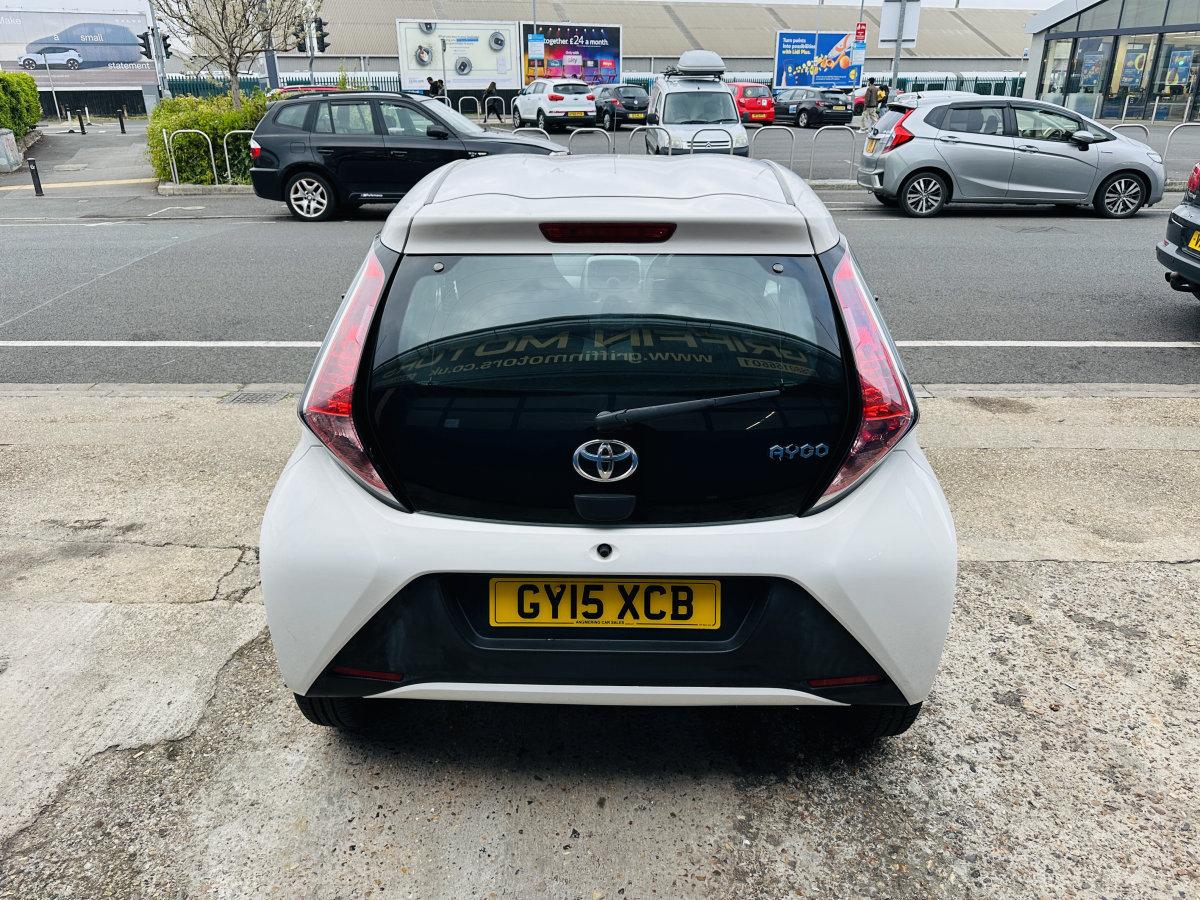 2015 TOYOTA AYGO 1.0 VVT-i X-Play - Image 9