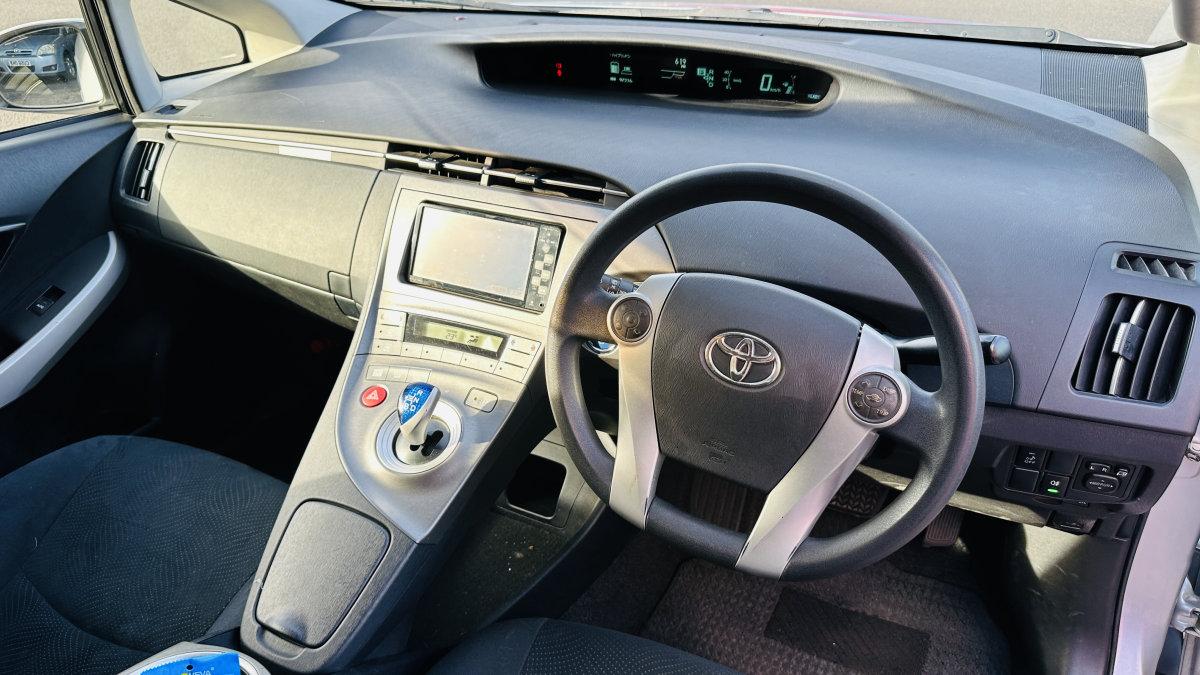 2012 TOYOTA PRIUS 1.8 HYBRID AUTOMATIC - Image 11