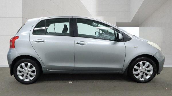 2007 TOYOTA YARIS ZINC 1.3 VVT-i MANUAL - Image 3