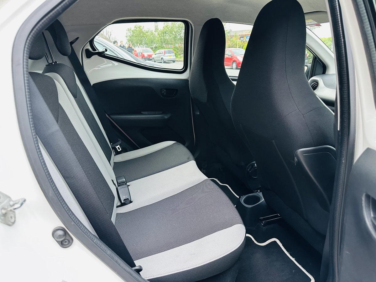 2015 TOYOTA AYGO 1.0 VVT-i X-Play - Image 17
