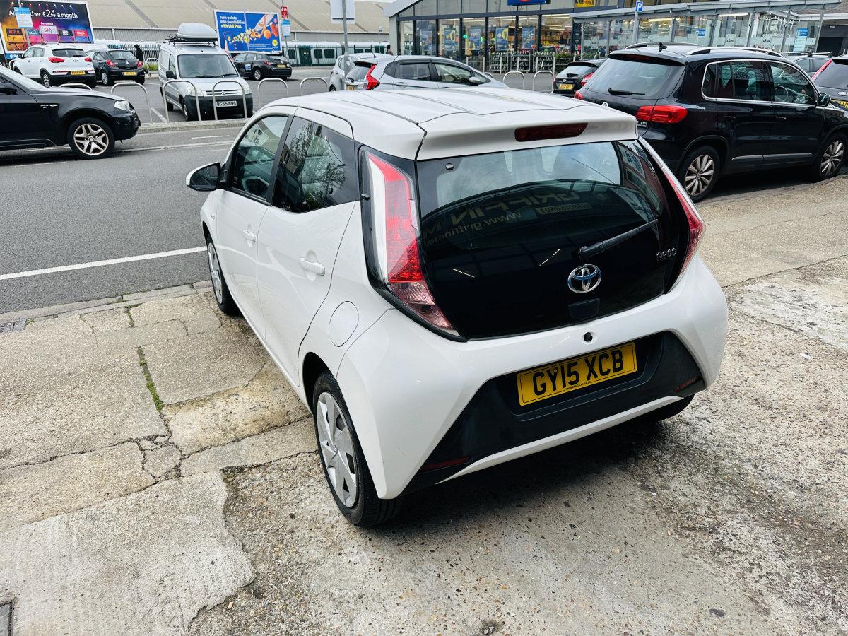 2015 TOYOTA AYGO 1.0 VVT-i X-Play - Image 8