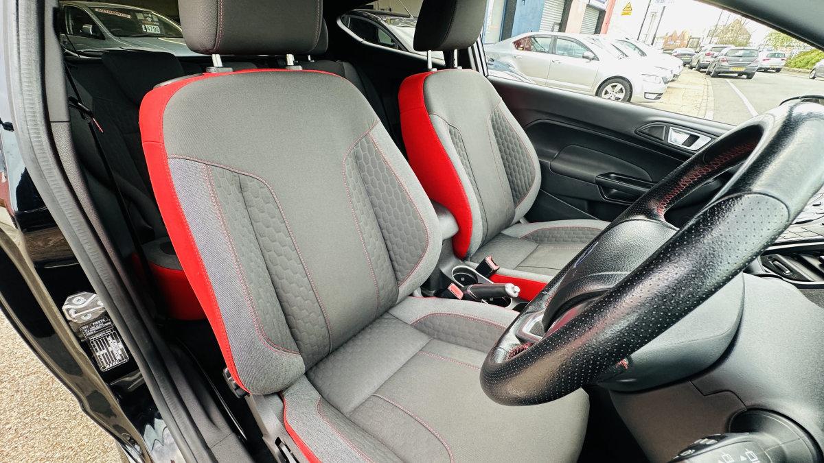 2016 FORD FIESTA ST LINE 1.0 ECOBOOST BLACK EDITION - Image 21