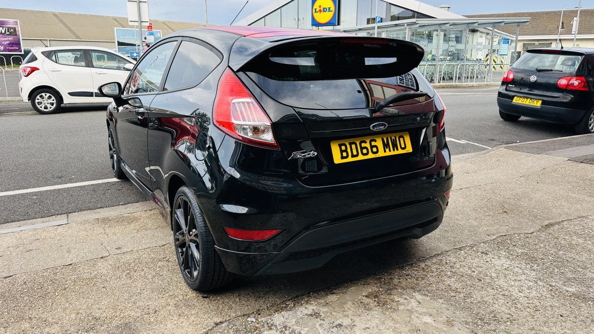 2016 FORD FIESTA ST LINE 1.0 ECOBOOST BLACK EDITION - Image 12
