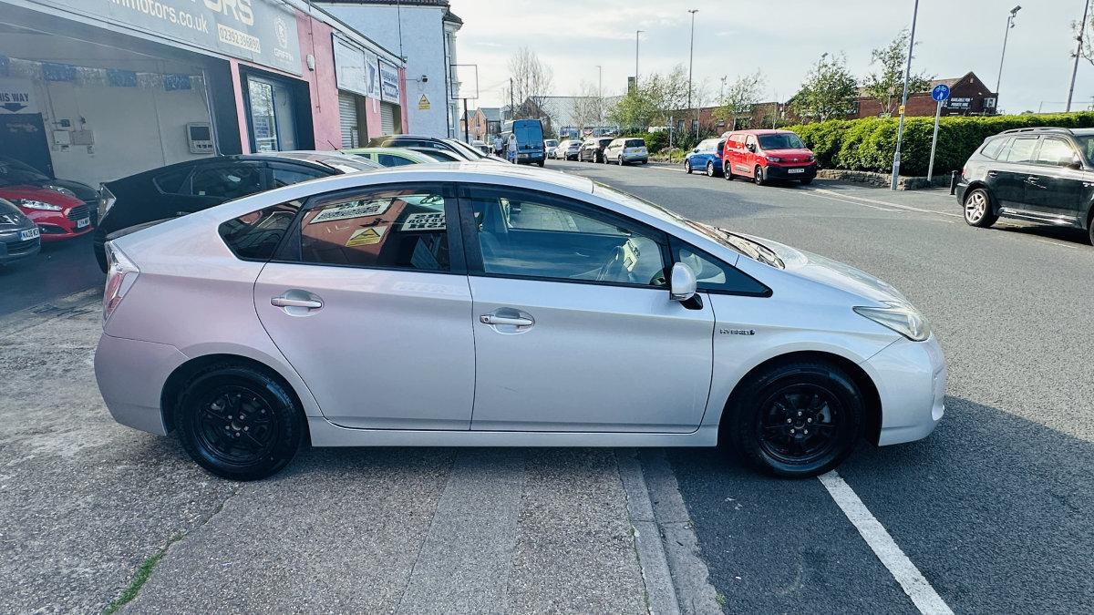 2012 TOYOTA PRIUS 1.8 HYBRID AUTOMATIC - Image 10