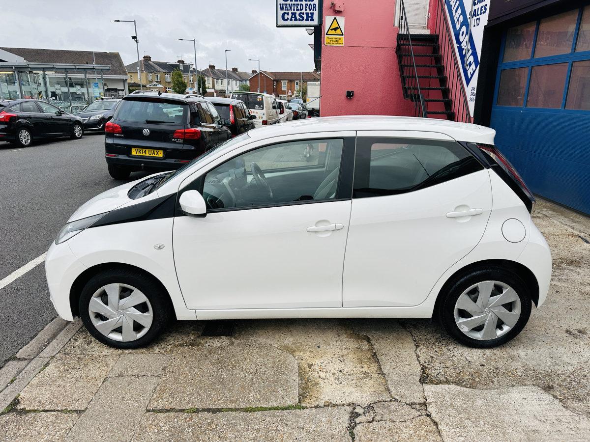 2015 TOYOTA AYGO 1.0 VVT-i X-Play - Image 7